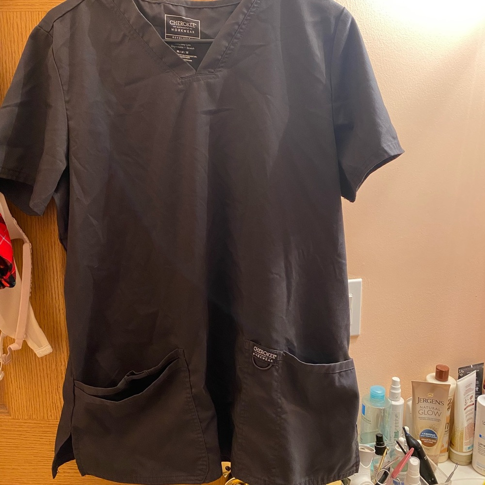 Cherokee scrub top